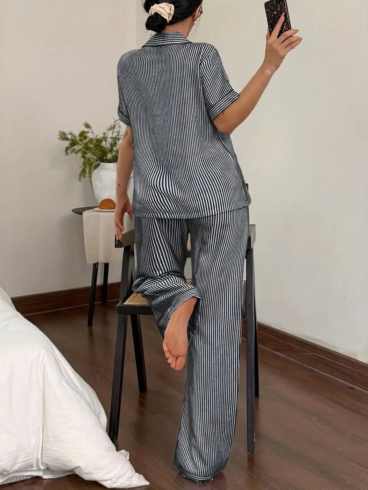 Women's Striped Print Button Front Short Sleeve Top and Bow Tie Long Pants Pajama Set, Casual Home Wear, All Seasons Loungewear, Nightwear Sleepwear