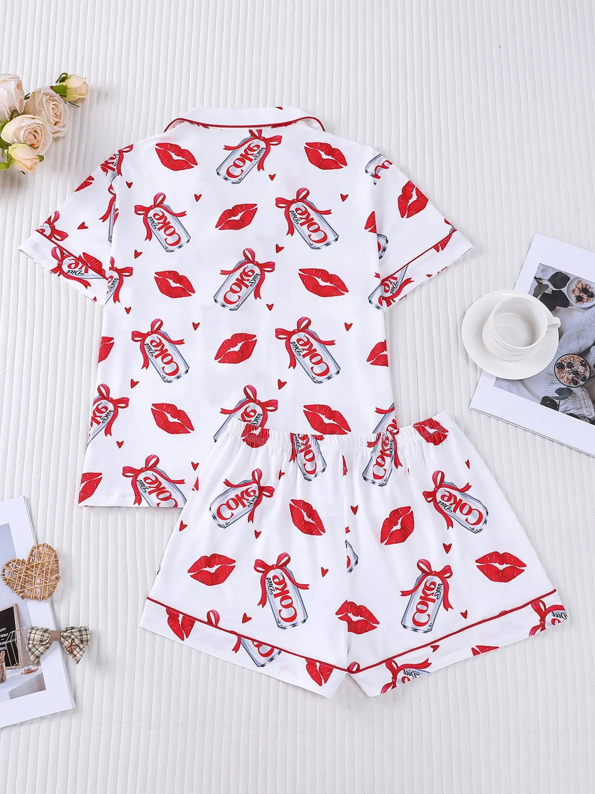 2-piece Valentine's Day Women's Black Base Full Body Bow Bottle Red Lip Print Pattern Short Sleeved Shorts Top Small Pocket Elastic Waistband Everyday Casual Sleepwear Pajamas Set, Matching Pj Set