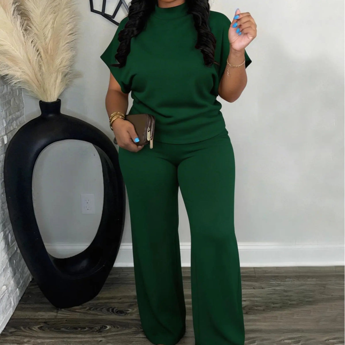 USBOUTIQUE CHIC Women's Stretchy Comfortable Two Piece Lounge Set Short Sleeve Top and Drawstring Pants Casual Everyday Relaxed Fit