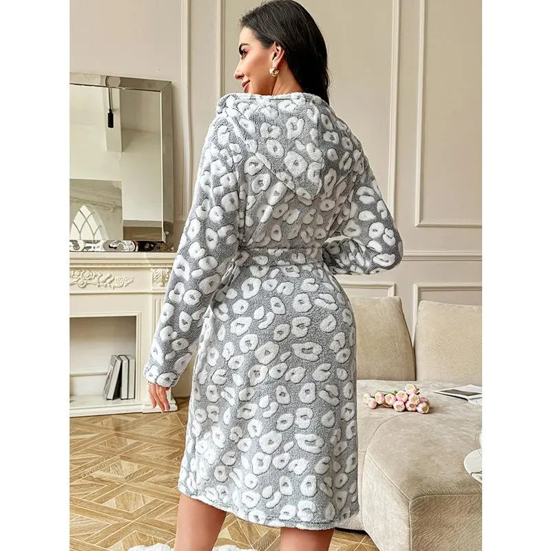 Women's Winter Fleece Thickened Long Sleepwear Bathrobe