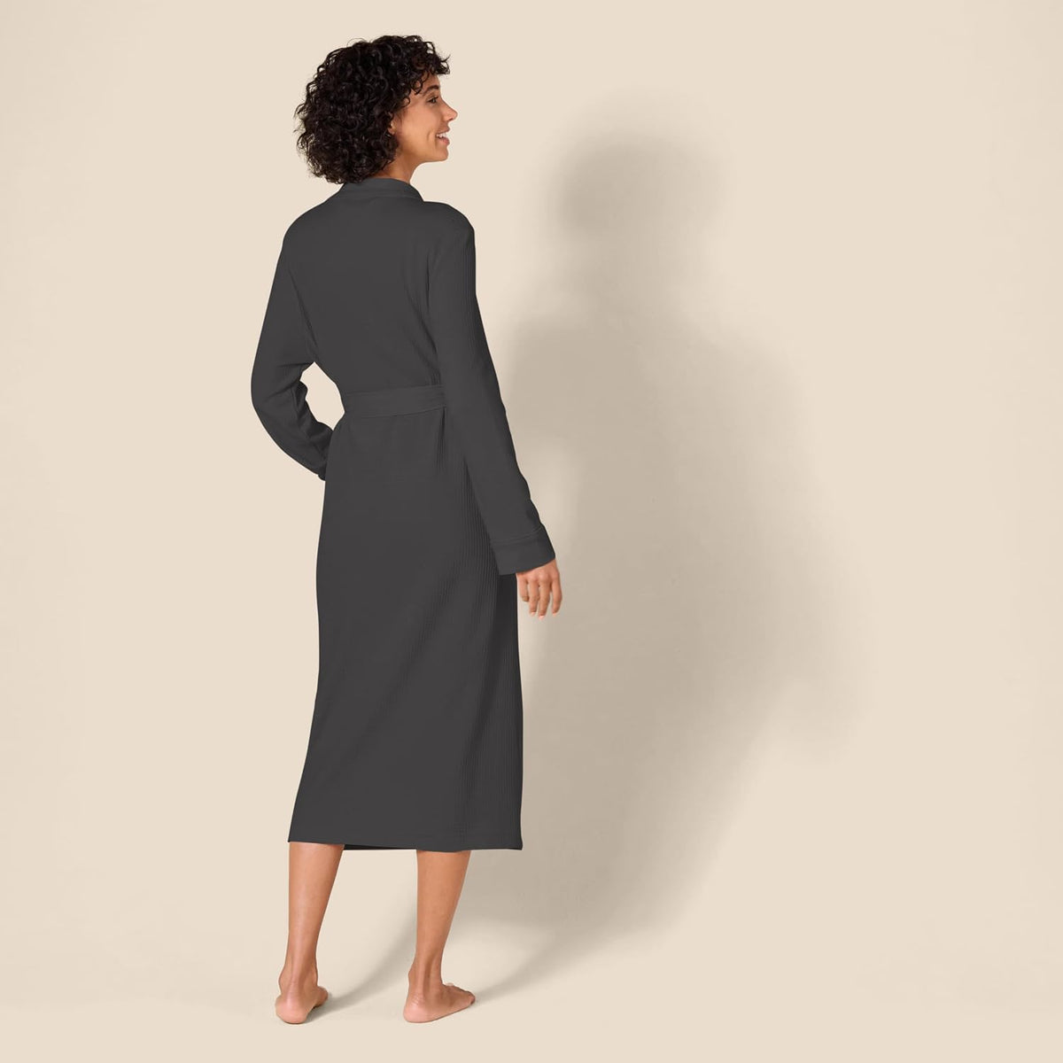 Amazon Essentials Women's Lightweight Waffle Bath Robe (Available in Plus Size)