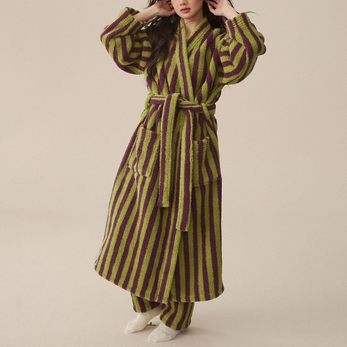 Women's Fuzzy Fleece Long Robe Striped Plush Kimono Warm Thick Fluffy Oversized V Neck Loungewear Maxi Bathrobe