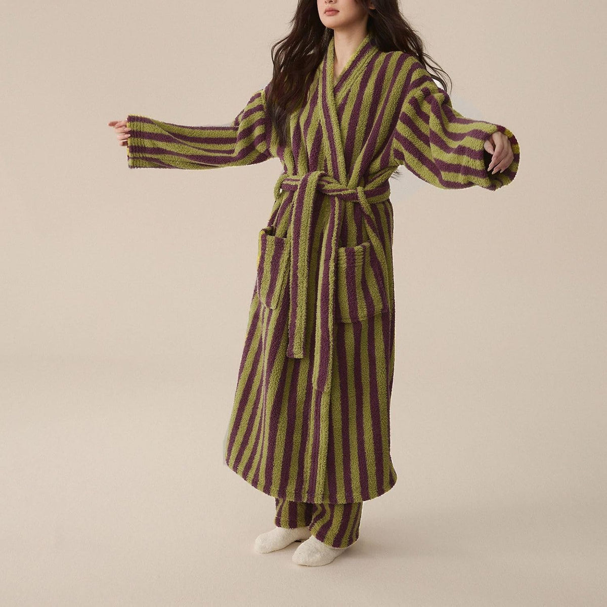 Women's Fuzzy Fleece Long Robe Striped Plush Kimono Warm Thick Fluffy Oversized V Neck Loungewear Maxi Bathrobe