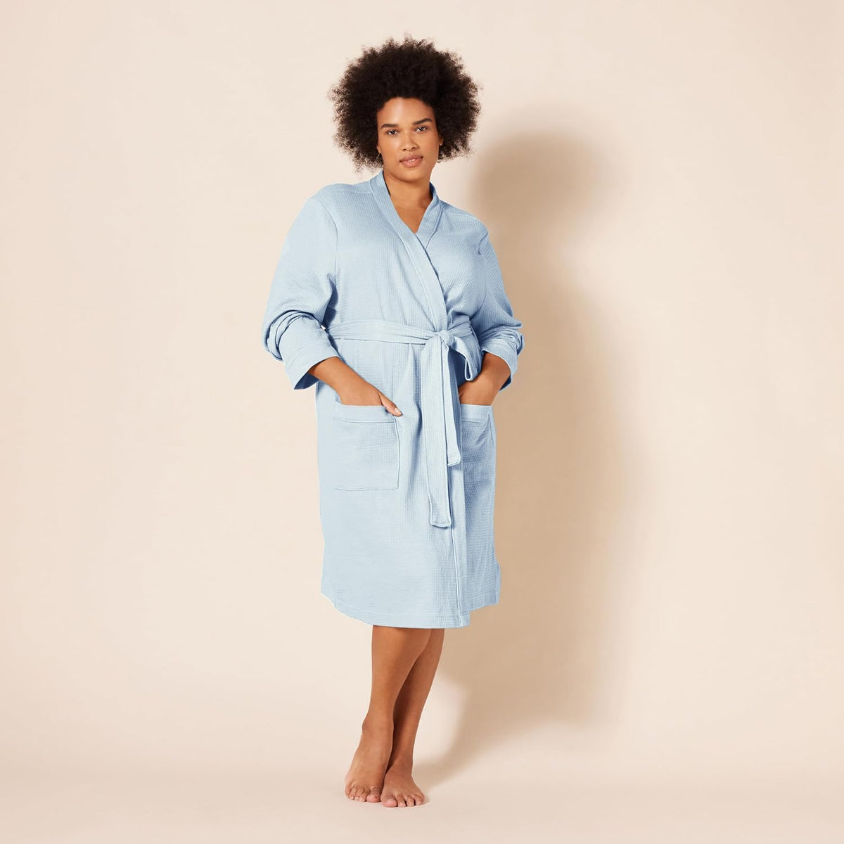Amazon Essentials Women's Lightweight Waffle Bath Robe (Available in Plus Size)