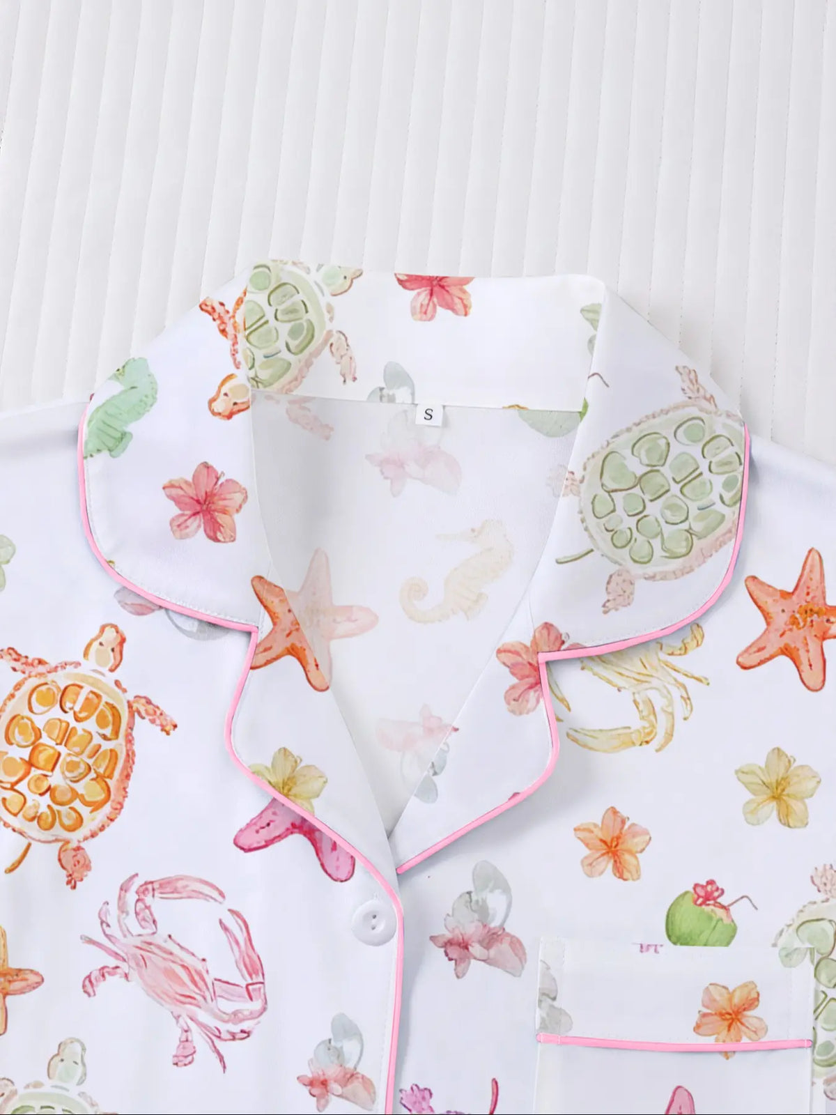 Women's 2-Piece Short Sleeve Sleepwear Set, Pajama Set, Homewear & Loungewear, Fun Oceanic Cartoon Print, Casual Nightwear, Comfortable Lapel Top & Wide Leg Shorts, Lounge Pjs Set