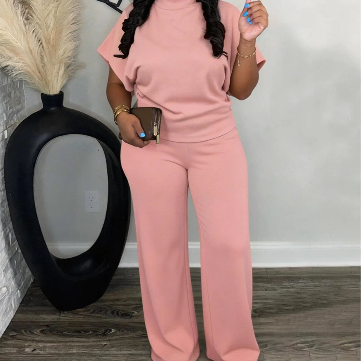 USBOUTIQUE CHIC Women's Stretchy Comfortable Two Piece Lounge Set Short Sleeve Top and Drawstring Pants Casual Everyday Relaxed Fit