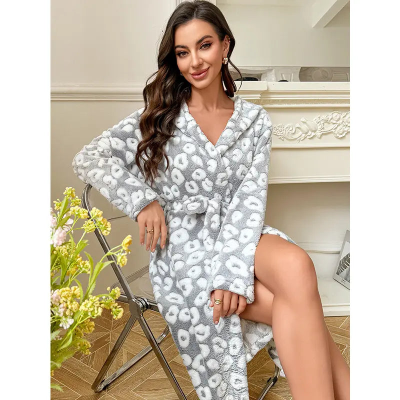Women's Winter Fleece Thickened Long Sleepwear Bathrobe